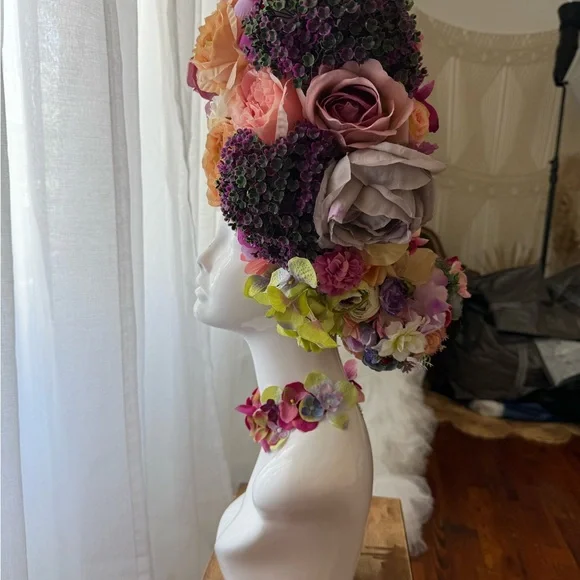 Floral Headpiece / Crown - Picture 2 of 6